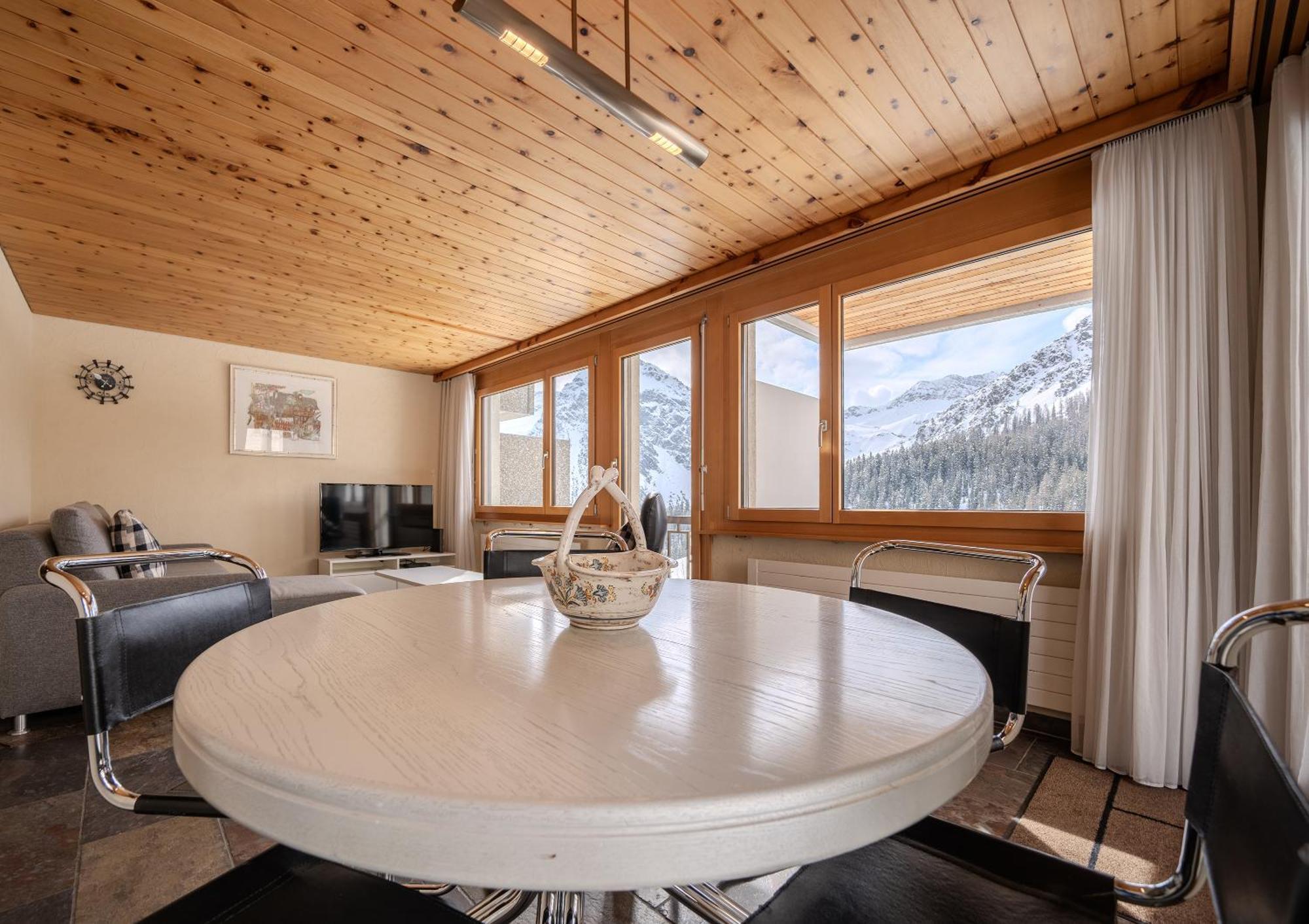 Franca E07 By Vacations * Arosa